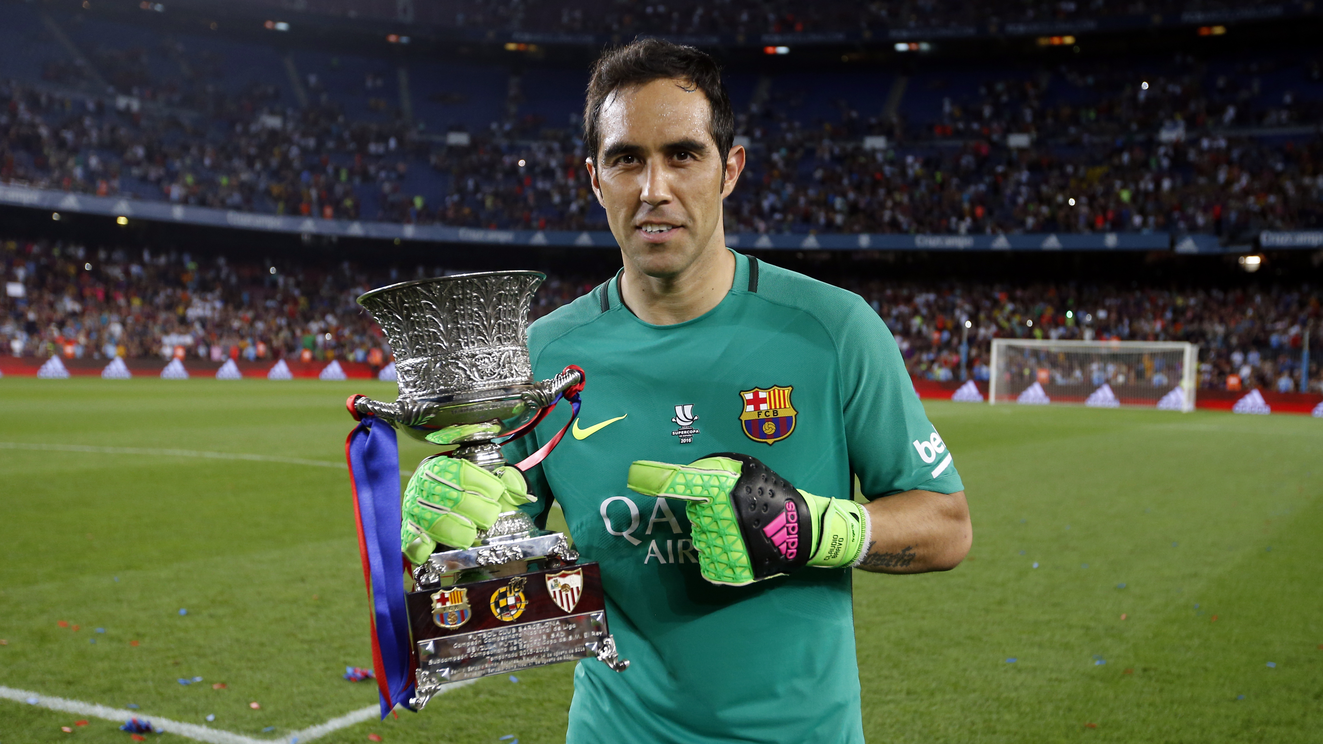 Claudio Bravo transferred to Manchester City